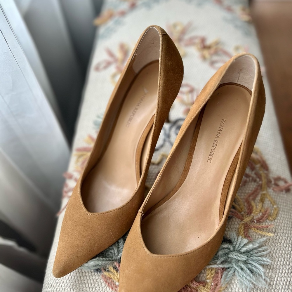 Banana Republic Women's Brown Suede Heels